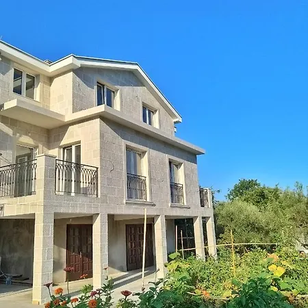 Petivat Gardens Apartment Exterior photo