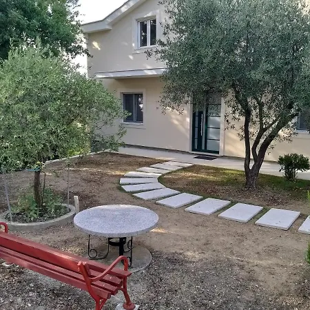 Petivat Gardens Apartment Exterior photo