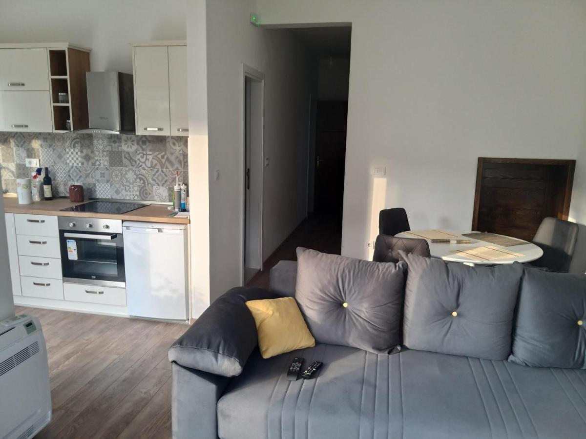 Apartman Petivat Gardens *