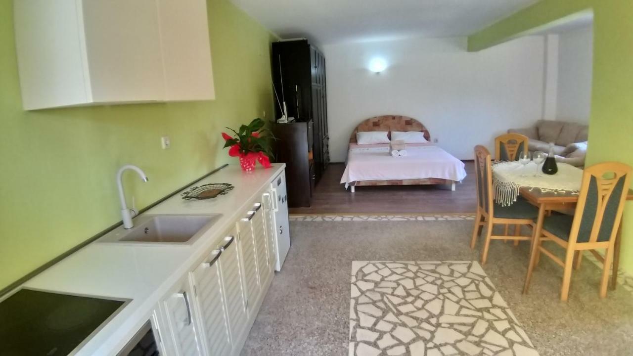 Petivat Gardens Apartman
